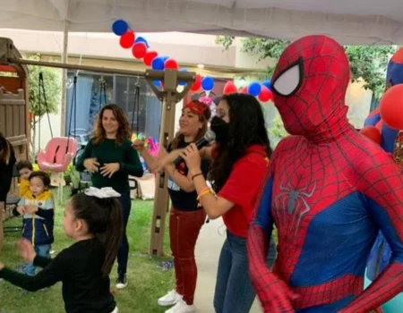 show spiderman